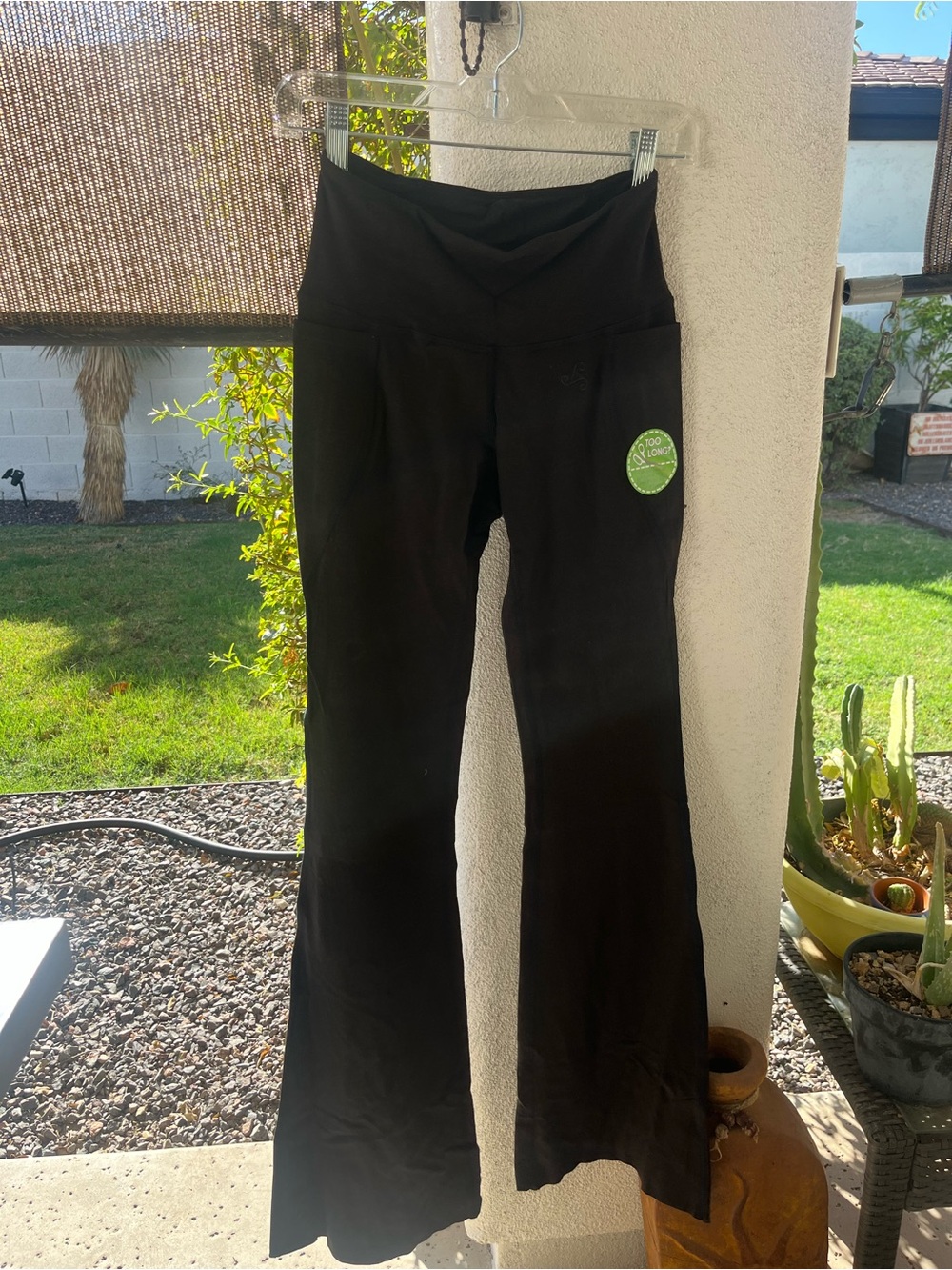 Green Apple Active Organic Cotton Bamboo Pocket Flare Legging Black Small NWT